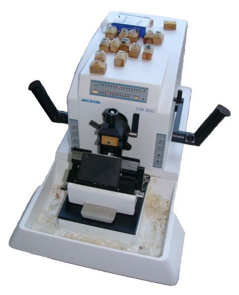 Arquivo:Electrical microtome.jpg